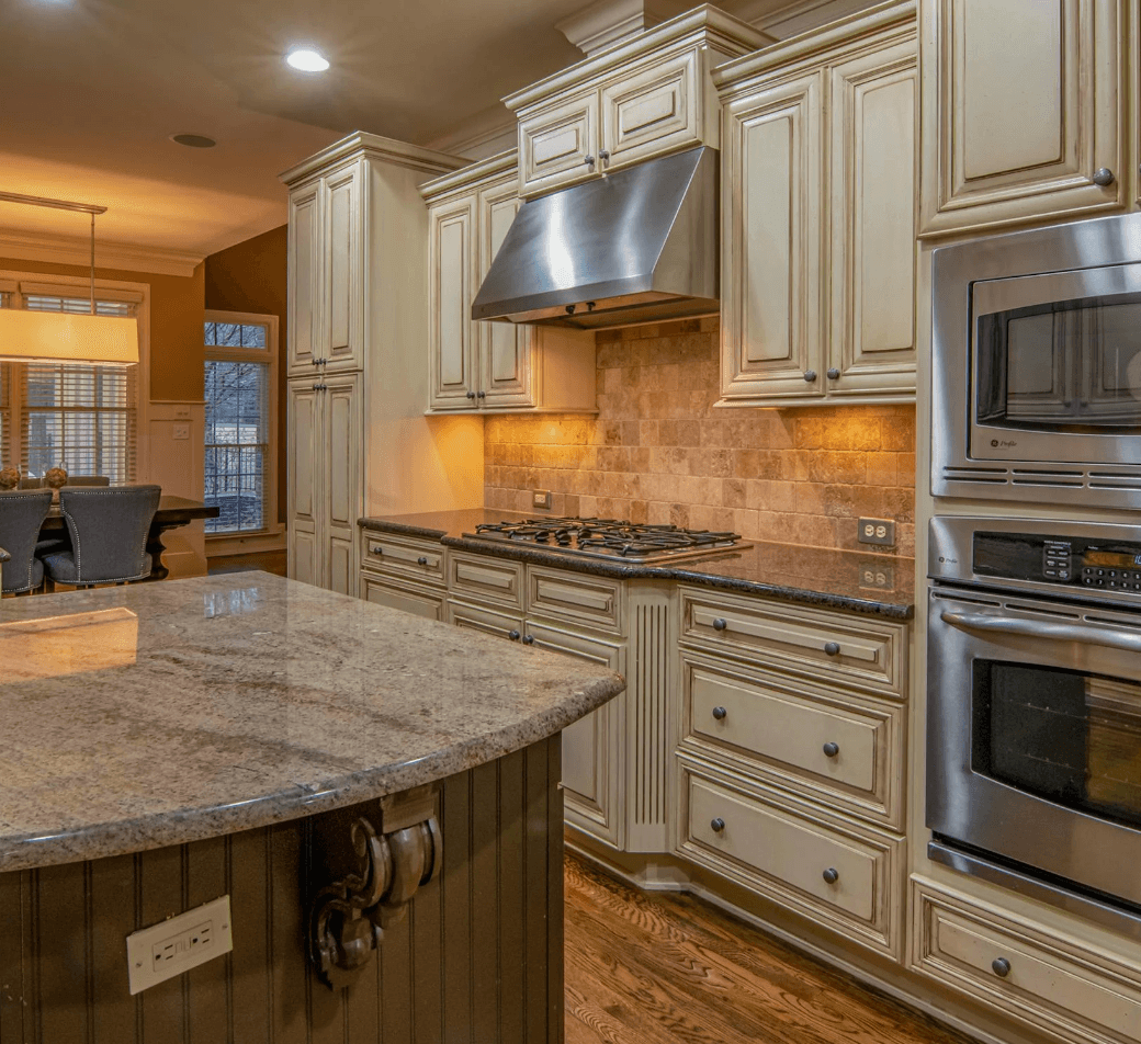 Don't Wait Another Minute: Here's Why NOW is the Perfect Time to Buy Your Dream Home!